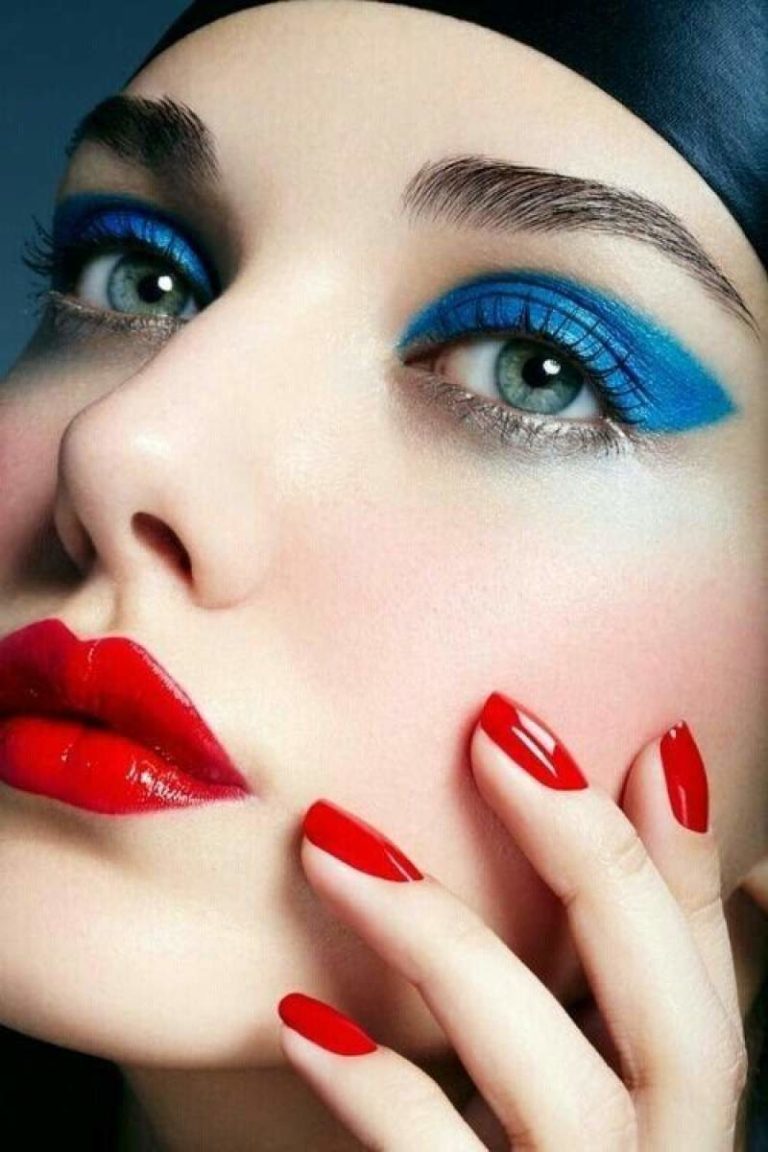 Красно синий макияж