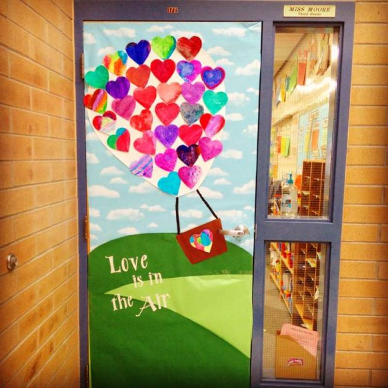 Valentine Door Decorations Ideas To Spread The Seasons