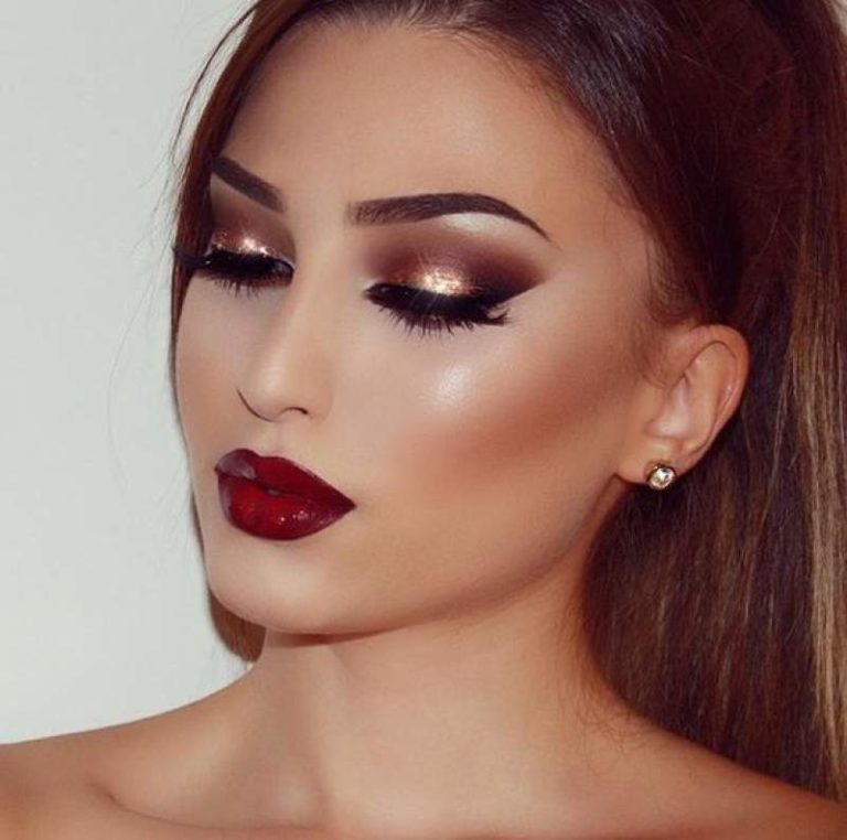 Smokey Eyes with Red Lips thats Sensous & Seductive