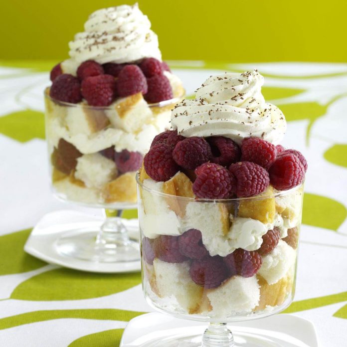 50 Christmas Trifle Recipes to treat your Guests to a Fancy but Simple ...