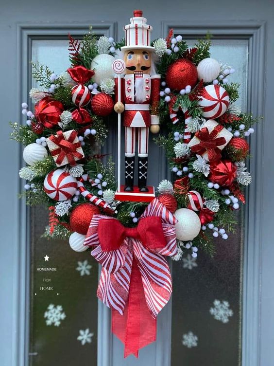 Red and White Christmas Decorations - Noting Grace