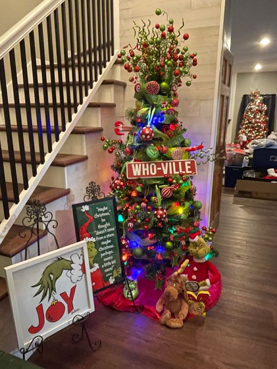 Christmas Grinch Flag, These Grinch-Themed Christmas Decorations Will Make  Your House Merrier Than Whoville